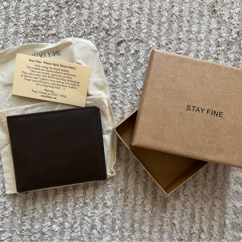 Men's Dark Brown Leather Bifold Wallet